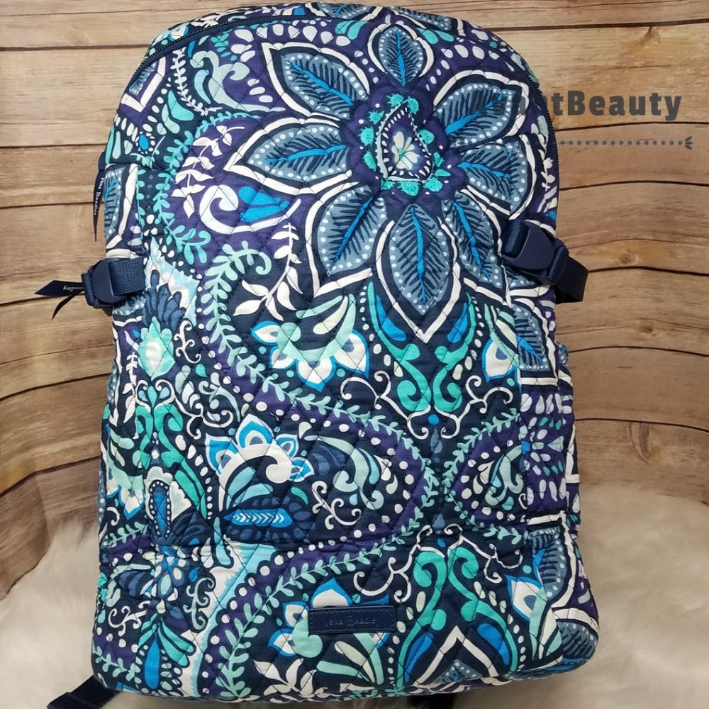 Vera Bradley Essential Expandable LG Quilted Blue Island Medallion Backpack New - Picture 1 of 13